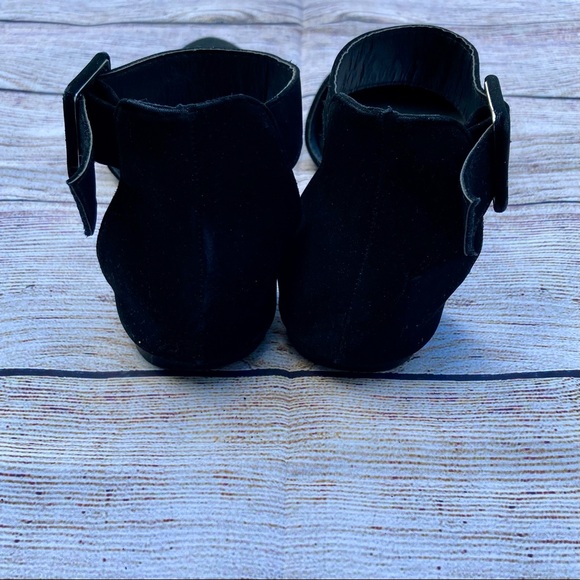 Charlotte Russe Pointed Toe Flats with Ankle Strap - Picture 4 of 4